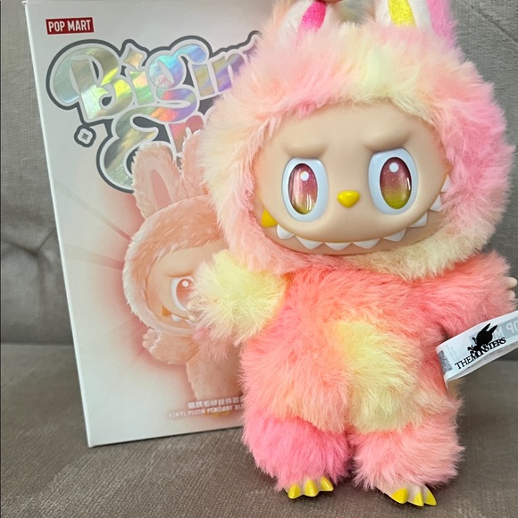 Big Into Energy Labubu Plush Pendent - Pop Mart Authentic - Picture 4 of 5